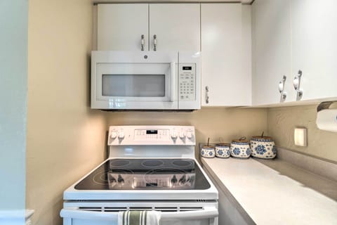 Fully Equipped Kitchen | Blender | Kettle | Toaster