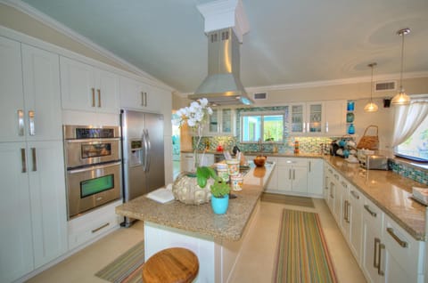 KITCHEN, RENOVATED IN 2014