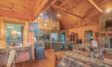 Lodge| Open Concept Kitchen-Living-Dining