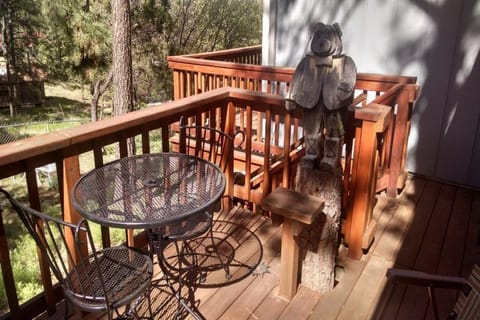 KITCHEN DECK WITH GAS GRILL