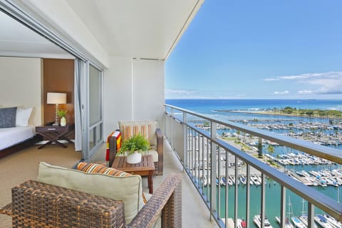 Gorgeous marina and ocean views!