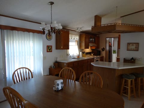 Spacious dining / kitchen area
