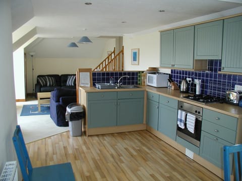 Fully Fitted kitchen with everything for the chef & no need to miss out on fun!