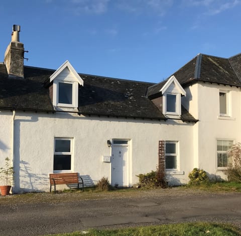 Auchgoyle Bay Cottage
