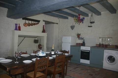 Le Vieille Maison kitchen