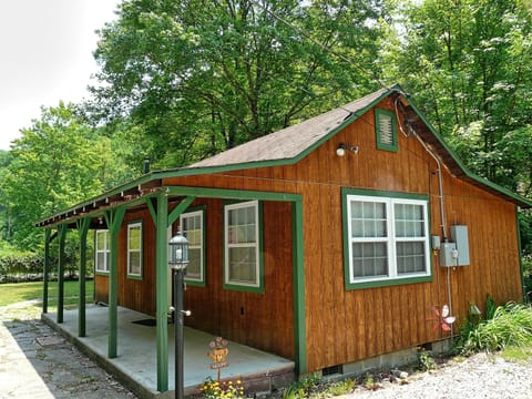 Exterior - Welcome to Cozy Cabin on a Creek