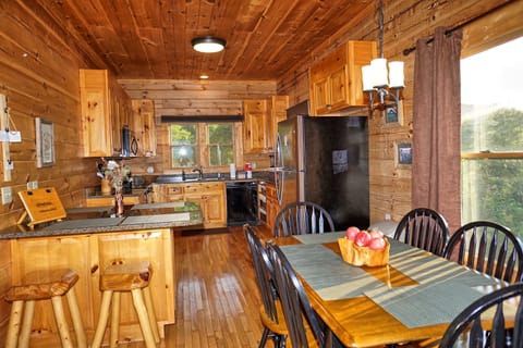 Main Level - Kitchen/Dining Area