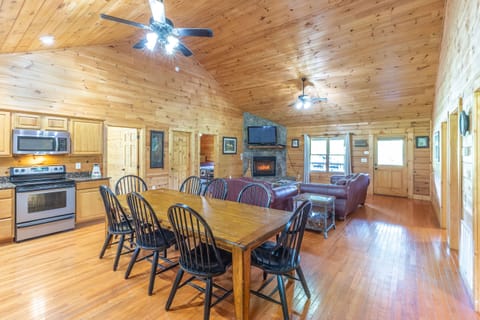 Dining Area - Dining area