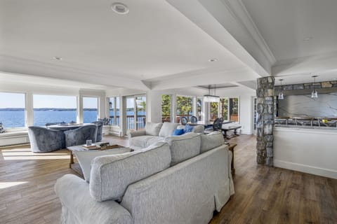 Luxury Open Space to spread outside and inside for family retreats