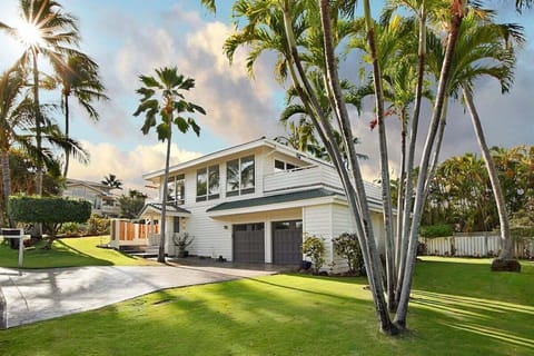 Hale Pono Wonderful Driveway and Landscape