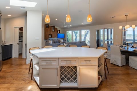 Lake Travis Escape - Walker Luxury Vacation Rentals