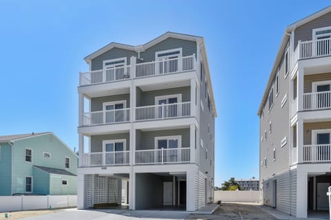 Exterior,Front Elevation,