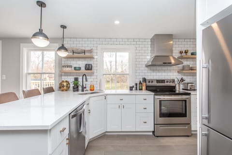 Upscale Modern Charm Downtown Old Towne 
