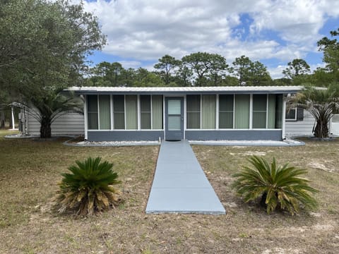 Welcome to Mom's Manatee House!