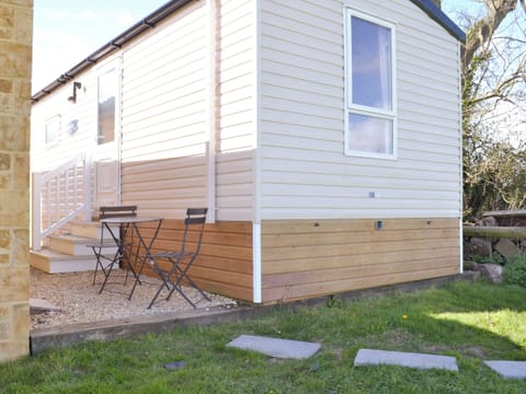 Patio area with outdoor seating | Stepen View - Stepen Cottages - Stepen View, Chard
