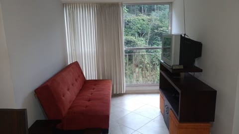 Sala con vista a la reserva