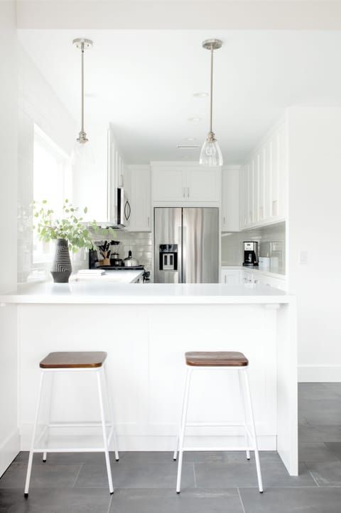 Unit 2 - Kitchen and counter.