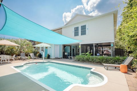 Exterior - Back / Pool