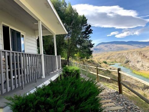 Welcome to River`s View! Enjoy stunning views with the ease of in-town living