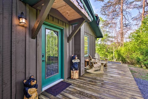 Sevierville Vacation Rental | 3BR | 1BA | Single Story | 960 Sq Ft