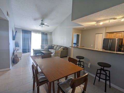 Living Room/Dining