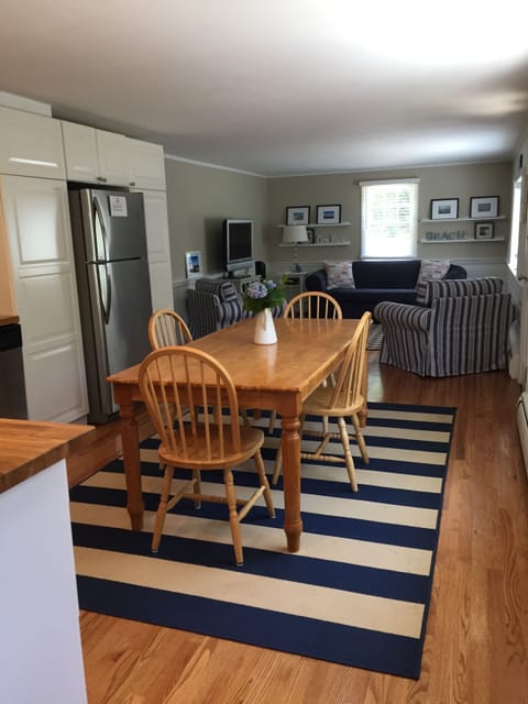 Open kitchen/living room