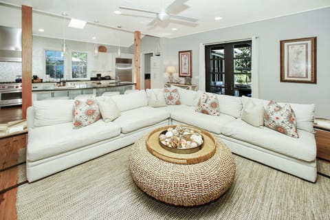 Blue Pine Sea-clusion - Seagrove - First Floor - Living Area