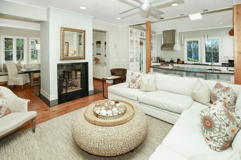 Blue Pine Sea-clusion - Seagrove - First Floor - Living Area