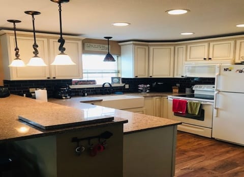 Kithcen--modern appliances and new floor