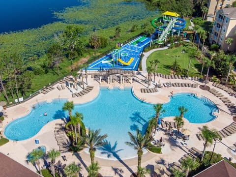 Windsor hill Resort  pool and 3 water slides,water park ,Hot TUB ,HUGE POOL DECK