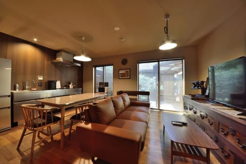 Living / Dining / Kitchen