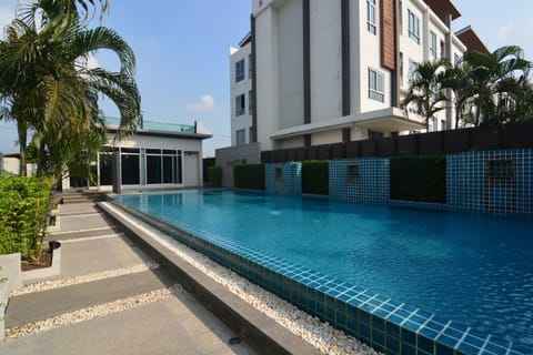Pool opened 7am-10 pm 
*closed on Wednesdays