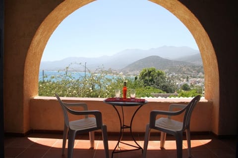 First floor balcony with sea view