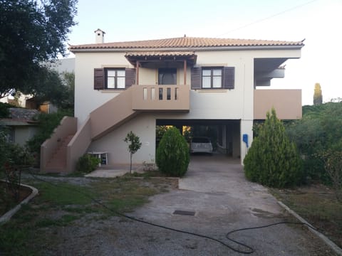 HOUSE AND PARKING INSIDE