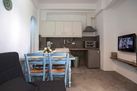 kitchen/living room area