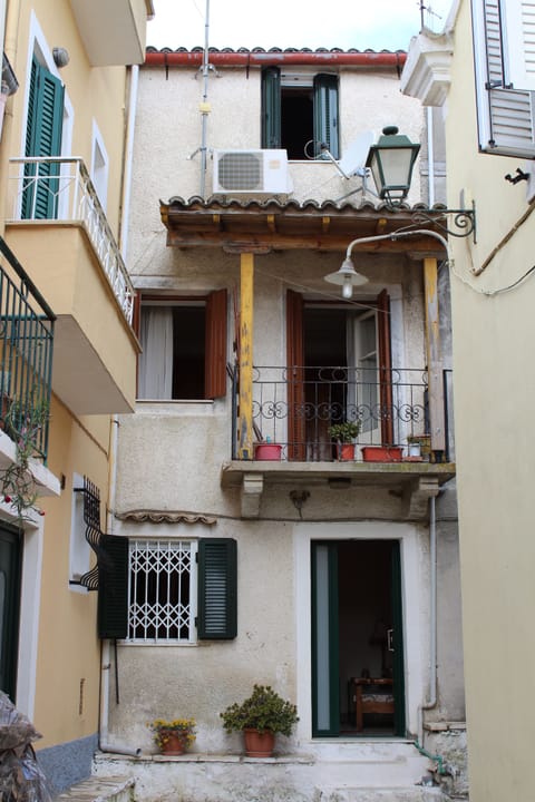 Polykarpos Traditional House