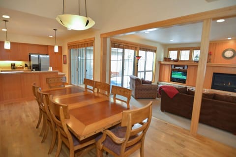 26 Fremont Crossing