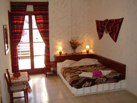 Choise of double or twin bedded room with private facilities