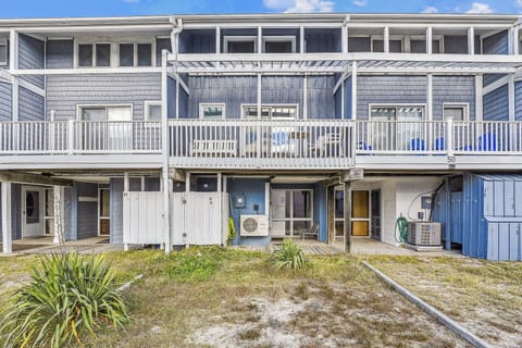 Exterior,Front Elevation,