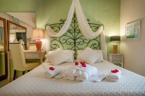 Romantic bedroom - ALL THE COMFORT OF YOUR HOME