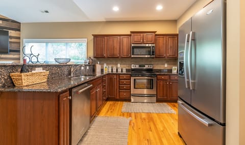 Well stocked kitchen with everything you need! 