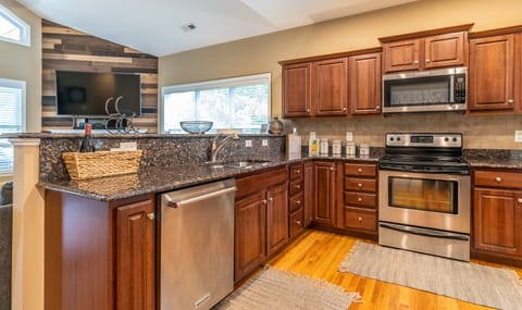 Lots of space for all the cooks in the kitchen 😁