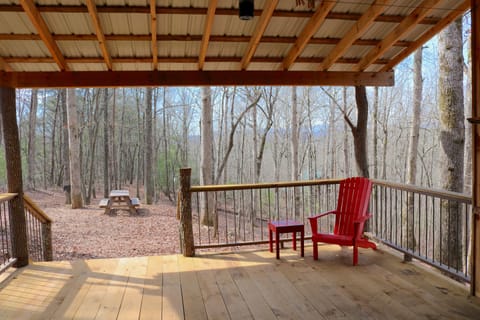 The shelter and camp site have a 270 degree long range mountain view