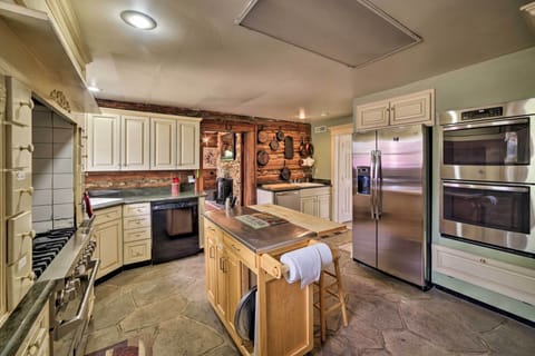 Fully Equipped Kitchen | Gas Range