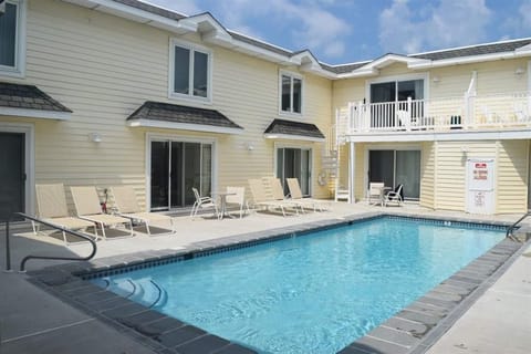 Community pool
