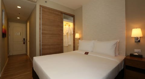 Studio Superior, Nice ROOM RO