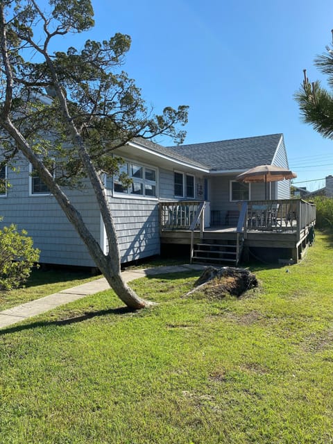 Primo Bacio Guest House  - -  7 Cayuga, Ocean Bay Park
