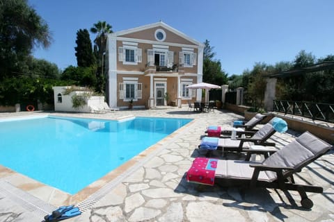 THE VILLA AND THE RELAXING POOL