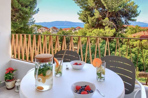 Quiet location with great seaview and beach, supermarket and restaurants nearby