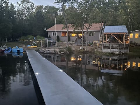 7 kayaks
Paddle boat
2 Paddle board
Canoe 
Aluminum boat